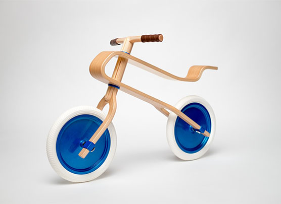 産品色彩在産品設計(jì)中發揮著(zhe)怎樣的(de)作(zuò)用(yòng)?